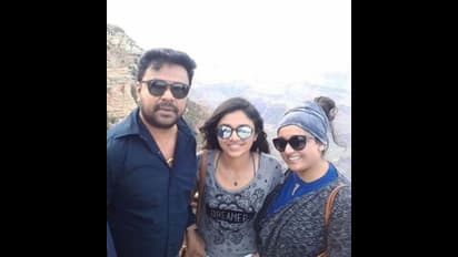 அழகில் அம்மா மஞ்சு வாரியரை மிஞ்சிய மகள் மீனாட்சி..! ரசிகர்களை அசரவைக்கும் லேட்டஸ்ட் போட்டோஸ்!