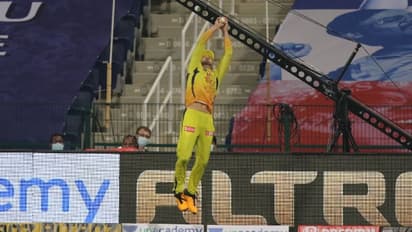 CSK vs MI: మ్యాచ్ను మలుపు తిప్పింది ఆ క్యాచులే...