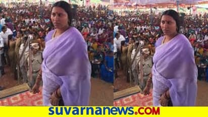 ಶಾಸಕಿ ರೂಪಕಲಾ ಮಳೆಯಲ್ಲೇ 3 ಗಂಟೆ ಏಕಾಂಗಿ ಪ್ರತಿಭಟನೆ