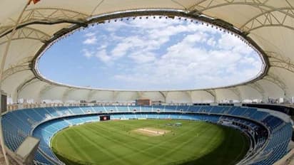 মুখোমুখি আরসিবি বনাম এসআরএইচ, আজ কেমন হতে চলেছে দুবাইয়ের পিচ, জানুন বিস্তারিত