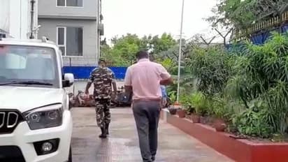 ধৃত জঙ্গির থেকে মিলল কাশ্মীরের ফোন নম্বর, NIA অফিসে কলকাতা পুলিশের STF টিম