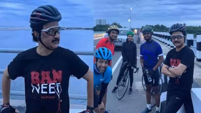 கொரோனாவால் அல்லாடும் மக்கள்.. டிசைன் டிசைனா டி-ஷர்ட் போட்டு ஃபோட்டோஷூட் நடத்தும் ஸ்டாலின்..! அபத்த அரசியல்