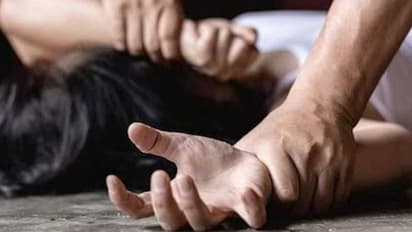 इंसानियत हुई शर्मसार: ट्यूशन टीचर ने 16 साल की लड़की से किया दुष्कर्म, वीडियो बनाकर किया ब्लैकमेल