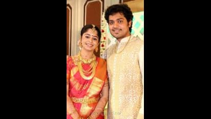 உச்ச நட்சத்திரங்கள் கலந்து கொண்டு வாழ்த்திய பிக்பாஸ் சக்தியின் திருமண புகைப்படங்கள் ஒரு பார்வை..!