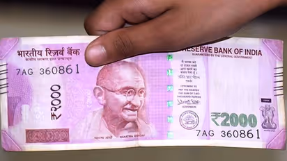 ക്ഷേത്രത്തിന്‍റെ കാണിക്കവഞ്ചി തുറന്നു, നിറഞ്ഞ് 2000ത്തിന്‍റെ നോട്ടുകൾ; എണ്ണിയപ്പോൾ ഒന്നും രണ്ടുമല്ല, ലക്ഷങ്ങൾ!