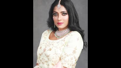 பிக்பாஸ் ரேஷ்மாவா இது?... கண்ணுல லென்ஸ்... கலக்கல் டிரெஸ்... வேற லெவல் போட்டோ ஷூட்...!