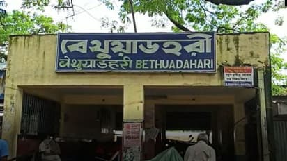 স্টেশনের প্লাটফর্ম থেকে যুবকের রক্তাক্ত দেহ উদ্ধারে রহস্য, খুনের অভিযোগ পরিবারের