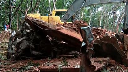 മലയാറ്റൂര്‍ പറമടയില്‍ സ്ഫോടനം; രണ്ട് മരണം