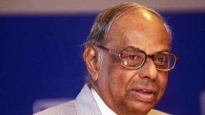 தமிழக பொருளாதார நிலையை மேம்படுத்த திட்டம்:  275 பக்க அறிக்கை முதலமைச்சர் எடப்பாடி பழனிசாமியிடம் இன்று தாக்கல்.