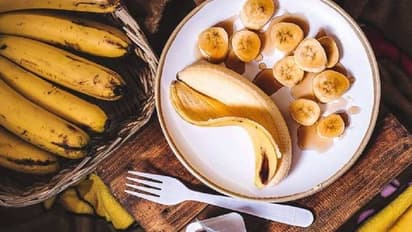 সাবধান, খালি পেটে কলা খাচ্ছেন, অজান্তেই বাসা বাঁধছে শরীরে এই মারণ রোগ