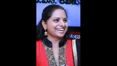 నిజామాబాద్‌లో కవిత గెలుపు: బీజేపీ, కాంగ్రెస్ కొంపముంచిన క్రాస్ ఓటింగ్