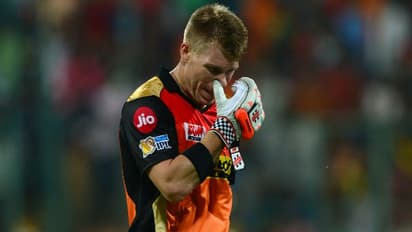 தன் விதியை தானாகவே எழுதிக்கொண்ட வார்னர்..! பரிதாபமாக வெளியேறிய கொடுமை