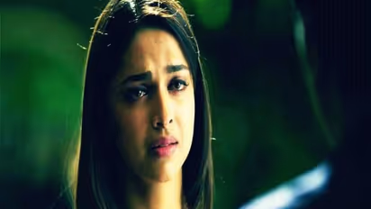 Here's why everyone makes fun of Deepika Padukone's 'this' thing, read to find out