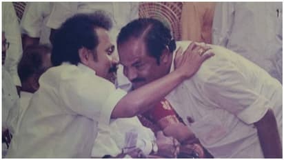 28 ஐ மடக்கிய 70...  ’கொள்கையை மீண்டும் நிலை நிறுத்திய திமுக புள்ளி’... வாழும் பெரியாருக்கு குவியும் வாழ்த்து!