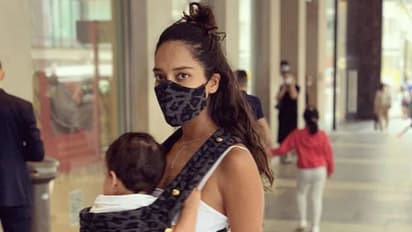 'മാസ്‌ക് ഇല്ലെങ്കിലാണോ ഇപ്പോള്‍ നേക്കഡ് ആയിത്തോന്നുക'; ഫോട്ടോ പങ്കുവച്ച് നടി...