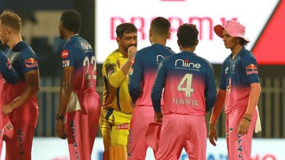 இதுதான் நீங்க கேப்டன்சி பண்ற லெட்சணமா? தோனி தப்பு பண்ணா மட்டும் மக்கள் ஏன் கண்டுக்குறதே இல்ல? கம்பீர் கடுப்பு