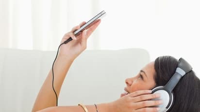 ഓണ്ലൈനില് സംഗീതം കേള്ക്കുന്ന ഇന്ത്യക്കാരുടെ ശീലങ്ങള് ഇതൊക്കെയാണ്.!