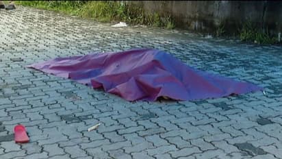 தூத்துக்குடியில் துடிக்க துடிக்க ரவுடி வெட்டிப்படுகொலை... பதற்றம்.. போலீஸ் குவிப்பு..!