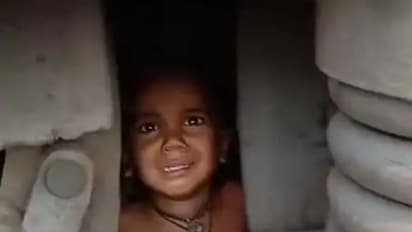 పక్కలో పాస్ పోశాడని.. చిన్నారి ప్రైవేట్ పార్ట్స్ మీద వాతలు.. కన్నతండ్రి ఘాతుకం...