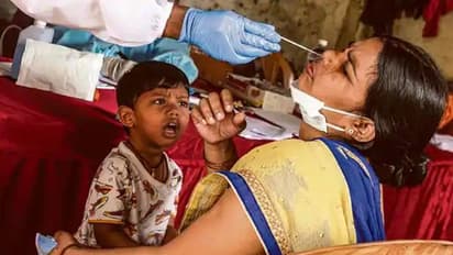 করোনায় রেকর্ড ভেঙে ফের শীর্ষে কলকাতা, আশঙ্কার মেঘ উত্তর ২৪ পরগণাতেও