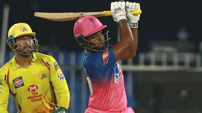 நீங்க பண்றது ரொம்ப தப்பு; களத்தில் வைத்தே அம்பயரை செம காட்டு காட்டிய தோனி..!