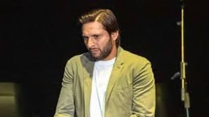 అఫ్రిది వేగానికి కళ్లెం.. షాకిచ్చిన పాకిస్తాన్ ట్రాఫిక్ పోలీసులు 