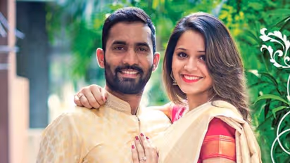 RR vs KKR: దినేశ్ కార్తీక్ భార్య దీపికా పల్లికల్... హాట్ గ్లామరస్ యాంగిల్ చూశారా...