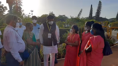 ASHA workers continue to protest in Bengaluru