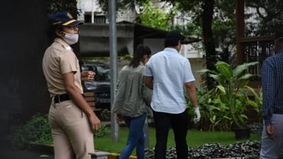 মুম্বইয়ে চিরুনি তল্লাশি, মাদক চক্রের খোঁজে তিন ঘাঁটিতে এনসিবি