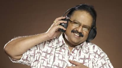 ‘மண்ணில் இந்த காதல்’ பாடலை ஈஸியாக பாடிய எஸ்.பி.பி மிகவும் கஷ்டப்பட்டு தம் கட்டி பாடிய பாட்டு எது தெரியுமா?