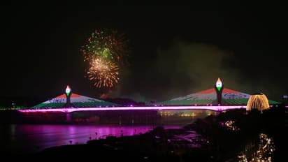 దుర్గం చెరువు కేబుల్ బ్రిడ్జిని ప్రారంభించిన మంత్రి కేటీఆర్ (ఫోటోలు)