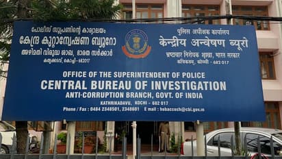 ലൈഫ് മിഷൻ കേസ്: സ്വർണക്കടത്ത് കേസ് പ്രതികളേയും സിബിഐ ചോദ്യം ചെയ്യും