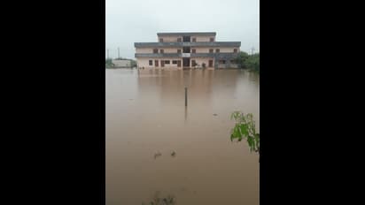 ಯಾದಗಿರಿ ಜಿಲ್ಲಾದ್ಯಂತ ವರುಣನ ಅಬ್ಬರ: ಹೊಲ, ಗದ್ದೆಗಳಿಗೆ ನುಗ್ಗಿದ ನೀರು, ಜನಜೀವನ ಅಸ್ತವ್ಯಸ್ತ