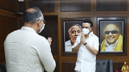 மு.க.ஸ்டாலினை சந்தித்த தினேஷ் குண்டுராவுக்கு கொரோனா... பீதியில் திமுக முக்கிய நிர்வாகிகள்..!