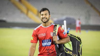 വിഷലിപ്തമായ വെള്ളം കുടിച്ചു; ഇന്ത്യന് ക്രിക്കറ്റ് താരം മായങ്ക് അഗര്വാള് ആശുപത്രിയില്