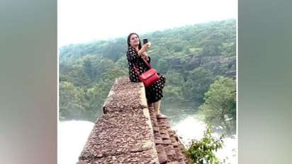 selfie ban : అక్కడ సెల్ఫీలు దిగితే.. జైలుకే.. !!