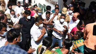 28 எம்எல்ஏ.,க்கள்.. 17 மாவட்டச்செயலாளர்கள்... பண்ணை வீட்டில் தடபுடல் விருந்து... உற்சாகத்துடன் கிளம்பும் ஓபிஸ்