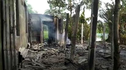 মাঝরাতে বাজি কারখানায় ভয়াবহ বিস্ফোরণ, চম্পাহাটিতে আতঙ্ক