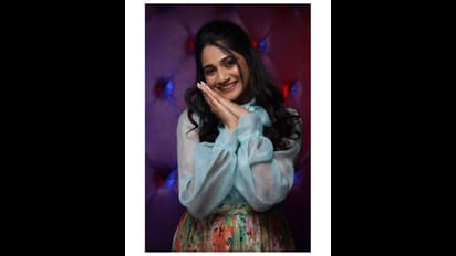 விளம்பரங்களிலும் கல்லா கட்டும் லாஸ்லியா... வயிற்றெரிச்சலில் இளம் நடிகைகள்...!