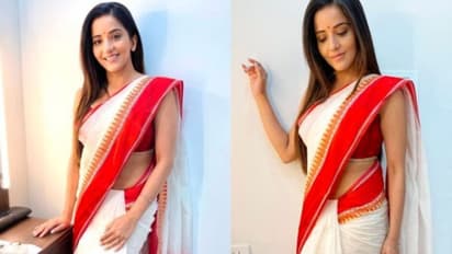 লাল পাড় সাদা শাড়িতে মোনালিসা, পুজোর আমেজ এনে নায়িকা এখন 'বং ক্রাস'