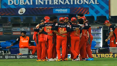 ஐபிஎல் 2020: பேசுறது ஒண்ணு; செய்றது ஒண்ணு..! இப்படி இருந்தால் டீம் எப்படி விளங்கும் மிஸ்டர் கோலி..?