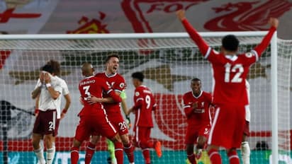 ഇംഗ്ലീഷ് പ്രീമിയര് ലീഗ്: വമ്പന്മാരുടെ പോരില് ലിവര്പൂള് ആഴ്സനലിനെ തകര്ത്തു