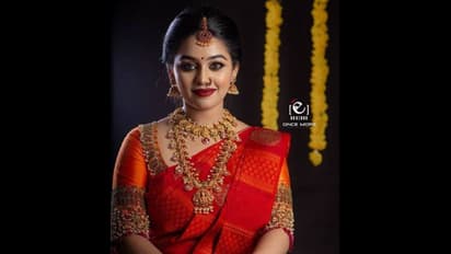 குழந்தை பெற்ற பின்பும் பேரழகில் 'சித்தி' சீரியல் நடிகை காயத்ரி யுவராஜ்! வேற லெவலில் மிரட்டும் போட்டோஸ்!