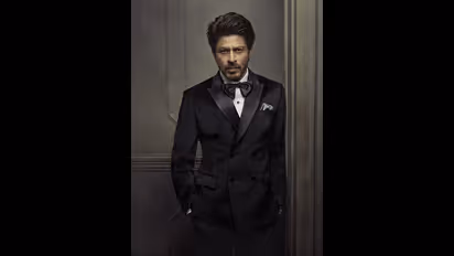 টানা দুবছর পর সেটে ফিরছেন শাহরুখ খান, নভেম্বরেই শুরু আগামী ছবির শ্যুটিং, ভক্তদের মনে খুশির হাওয়া