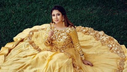 தங்க தாரகையாய் மாறிய ராஜா ராணி சீரியல் நடிகை ஆல்யா..!  தகதகவென மின்னும் லேட்டஸ்ட் புகைப்பட தொகுப்பு!