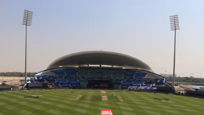 দুবাইতে আইপিএল শুরুর আগেই নতুন সমস্যা, চিন্তায় বোর্ড ও ফ্র্যাঞ্চাইজিগুলি