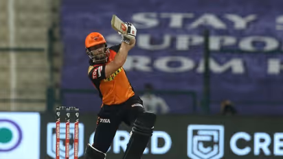 രണ്ട് വിക്കറ്റ് നഷ്ടം; ചെന്നൈയ്ക്കെതിരെ ഹൈദരാബാദിന് പതിഞ്ഞ തുടക്കം