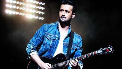 'জিন্দেগি অউর কুচভি নেহি', গানে গানে দুবাইয়ে লতা মঙ্গেশকরকে শ্রদ্ধা জানালেন আতিফ