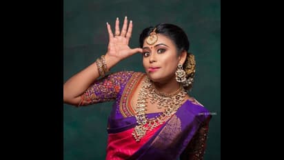 விதவிதமான மணமகள் கெட்டப்..! அழகில் மிரளவைத்த 'பாரதி கண்ணம்மா' சீரியல் வில்லி வெண்பா..!