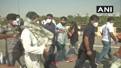 'തള്ളിയിട്ട് മർദ്ദിച്ചു'; ഹഥ്റാസിലേക്ക് 168 കിമി നടക്കാനൊരുങ്ങിയ രാഹുലിനെയും പ്രിയങ്കയെയും തടഞ്ഞ് പൊലീസ്